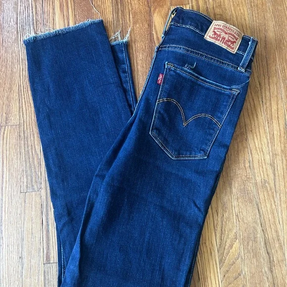Levi's Blue Ankle Cropped Jeans - Picture 5 of 5